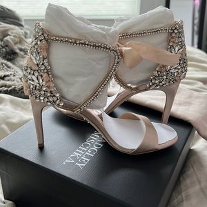 Badgley Mishka Bonita Heels in Nude Satin Size 6